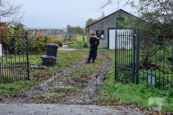 Politieonderzoek bij dicht getimmerde woning