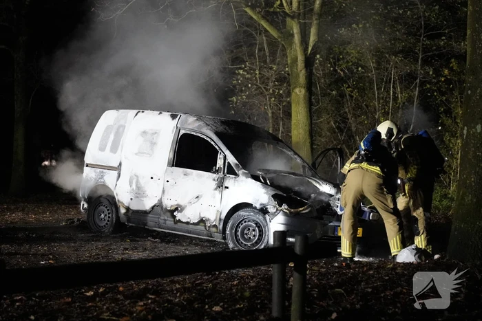 Gestolen busje uitgebrand teruggevonden