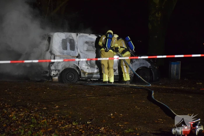 Gestolen busje uitgebrand teruggevonden