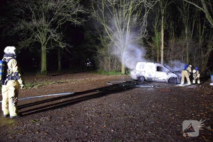 Gestolen busje uitgebrand teruggevonden