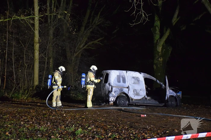Gestolen busje uitgebrand teruggevonden