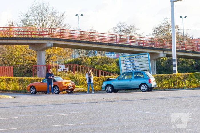 Schade bij botsing voor stoplicht sportpark Zielhorst