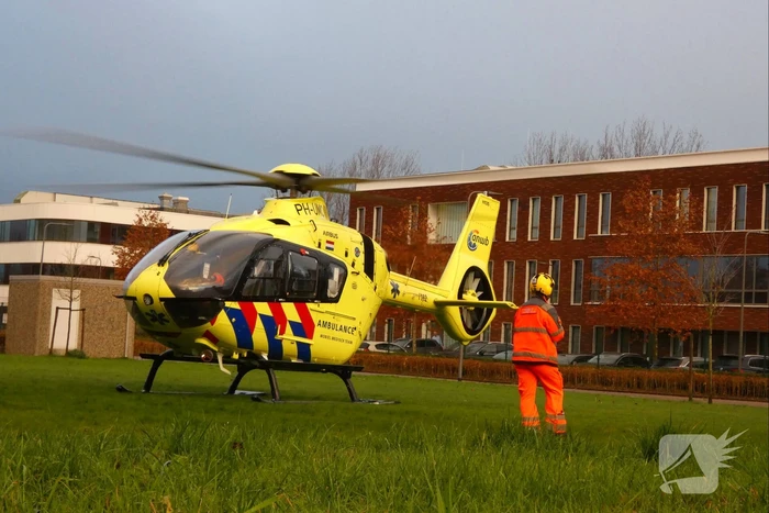 Traumahelikopter landt voor persoon met allergische reactie in gezondheidscentrum