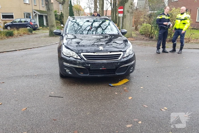 Auto's botsen op kruising
