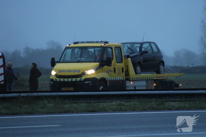 Auto geborgen na kop-staart botsing