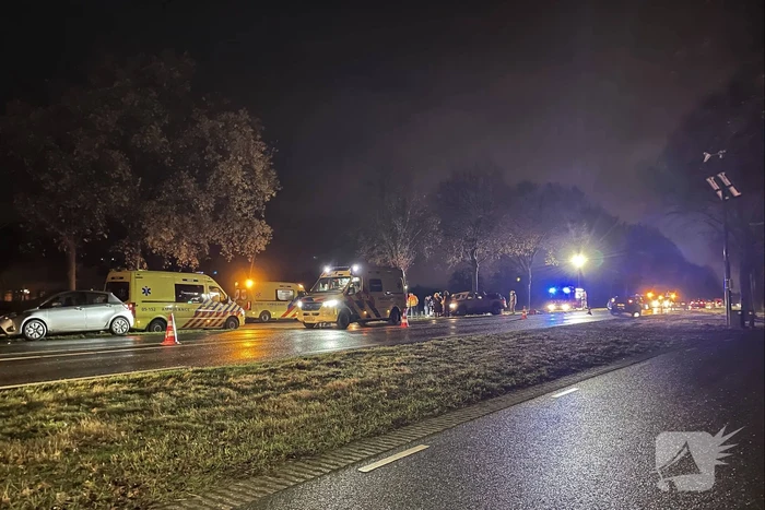 Meerdere voertuigen betrokken bij ongeval met beknelling