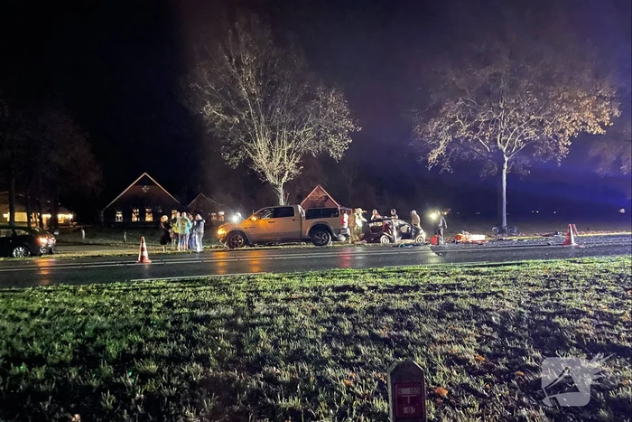 Meerdere voertuigen betrokken bij ongeval met beknelling