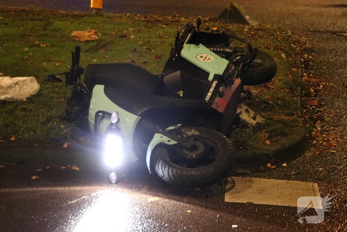 Maaltijdbezorger gewond bij aanrijding