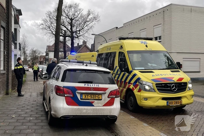 Vrouw zwaargewond na val uit raam