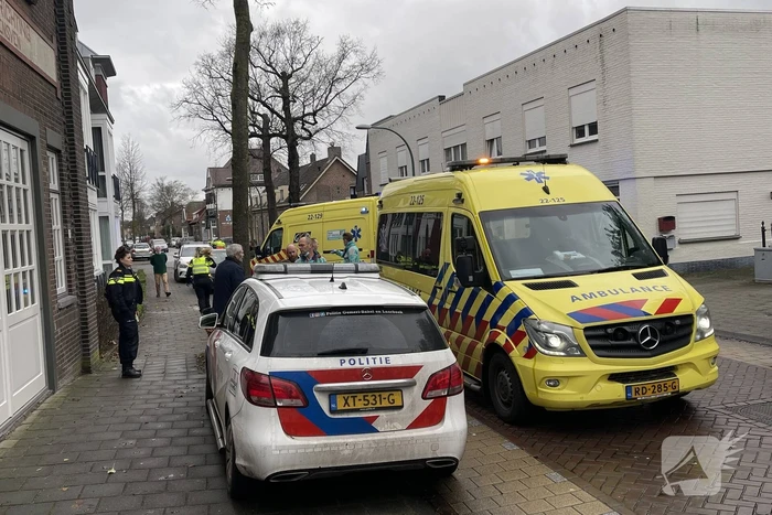 Vrouw zwaargewond na val uit raam
