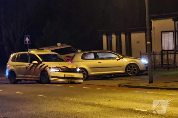 Auto klemgereden na achtervolging