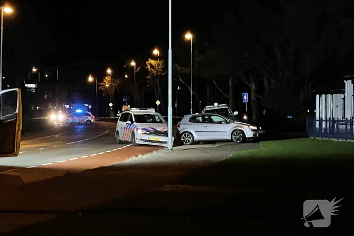 Auto klemgereden na achtervolging