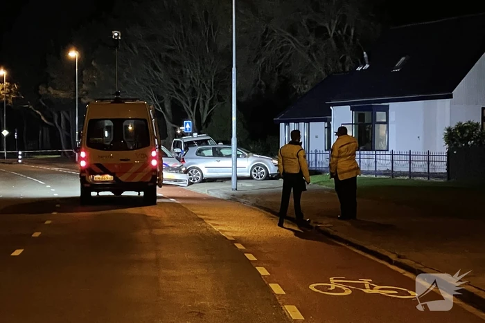 Auto klemgereden na achtervolging