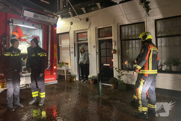 Bovenverdieping vol rook door brand