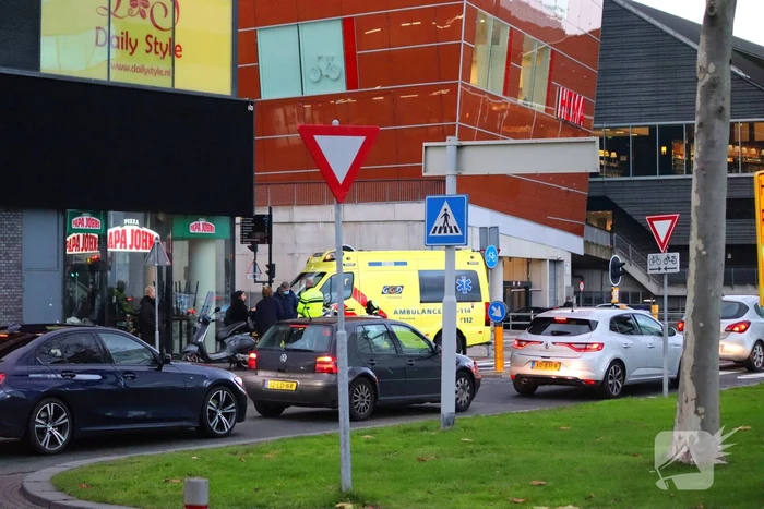 Fietser gewond bij botsing met scooterrijder