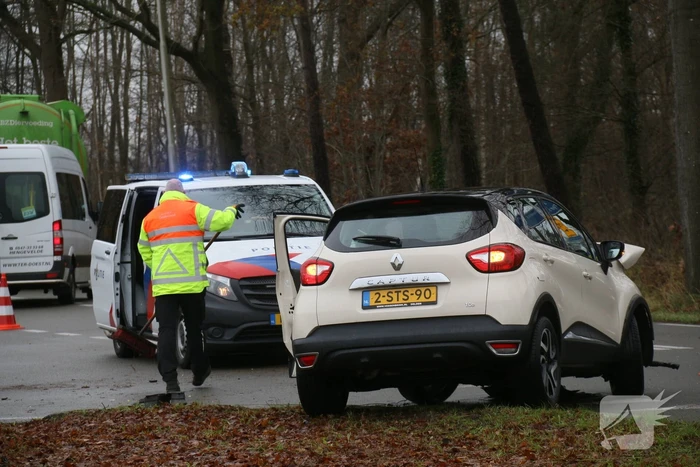 Veel schade bij ongeluk tussen auto en bestelbus