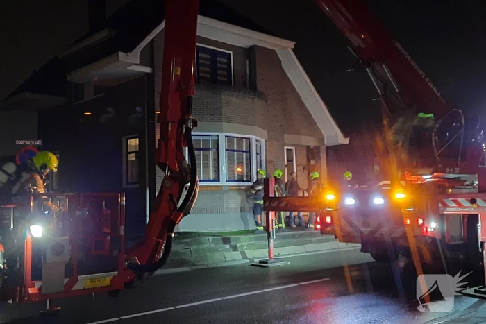 Brandweer dooft schoorsteenbrand