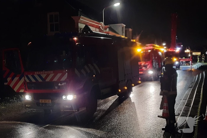 Brandweer dooft schoorsteenbrand