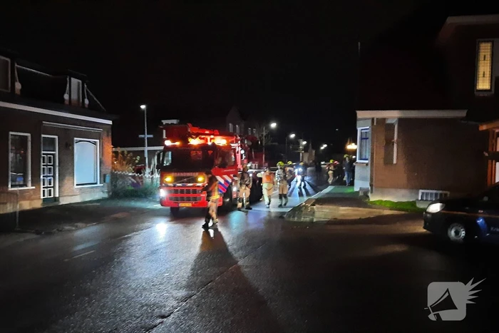 Brandweer dooft schoorsteenbrand