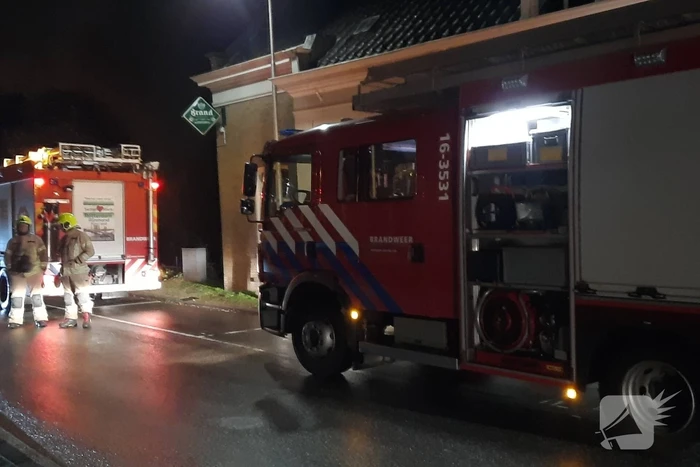 Brandweer dooft schoorsteenbrand
