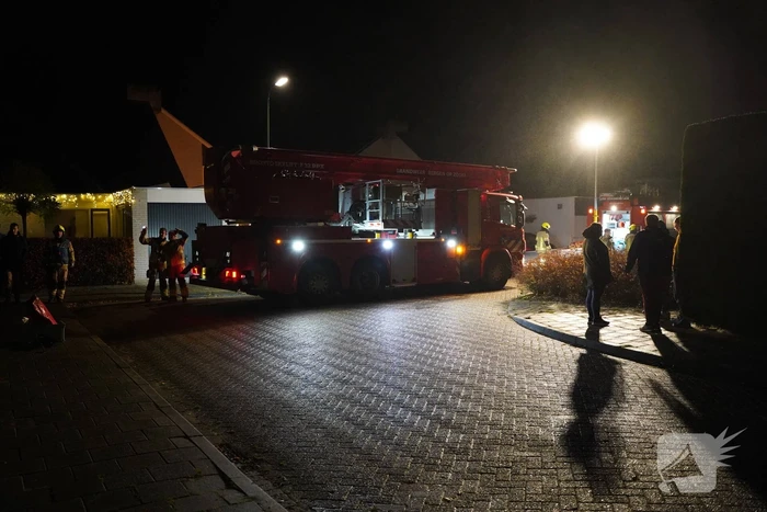 Brand in schoorsteen van woning