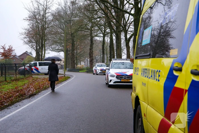 Overleden persoon aangetroffen, politie doet onderzoek