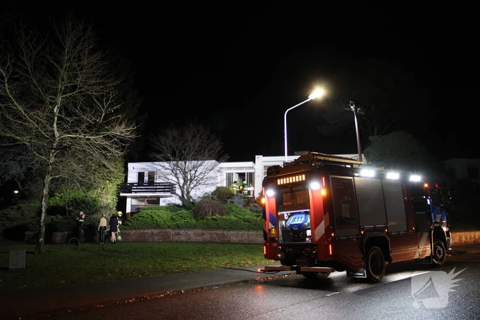Veel rook bij brand in woning