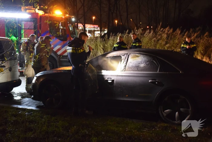 Flinke schade aan personenauto door brand