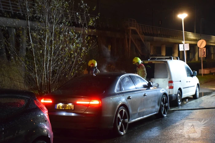 Flinke schade aan personenauto door brand