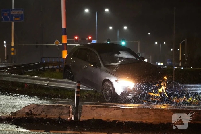 Automobilist eindigt op de vangrail