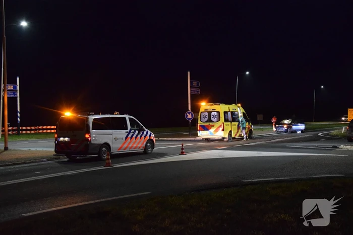 Twee gewonden bij frontale aanrijding