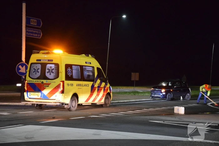 Twee gewonden bij frontale aanrijding