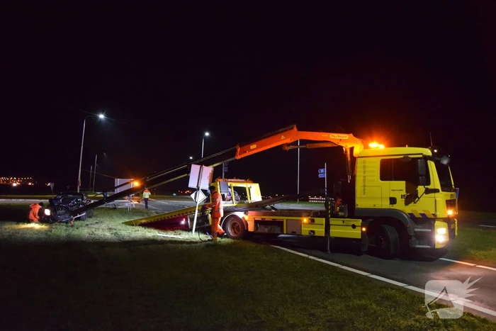Twee gewonden bij frontale aanrijding