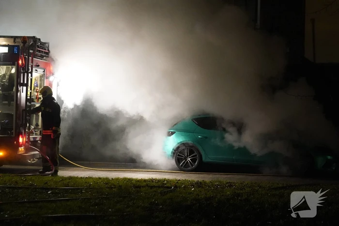 Autobrand in de wijk Korte Akkeren