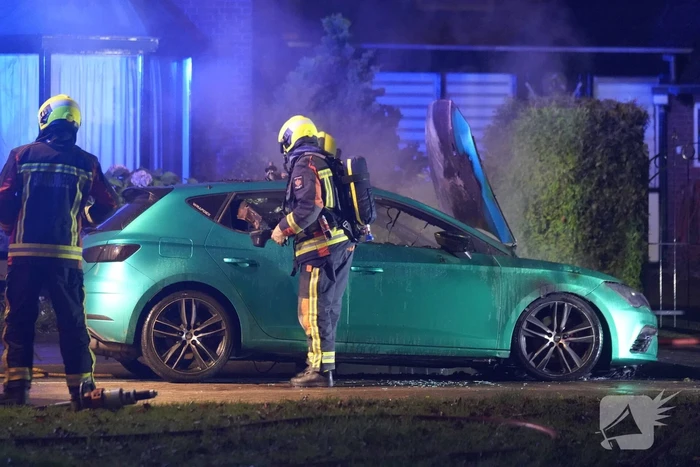 Autobrand in de wijk Korte Akkeren