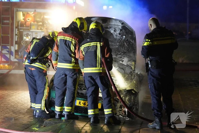 Autobrand in de wijk Korte Akkeren
