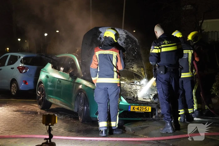 Autobrand in de wijk Korte Akkeren