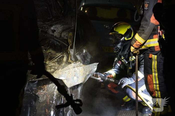 Autobrand in de wijk Korte Akkeren