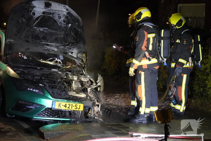 Autobrand in de wijk Korte Akkeren