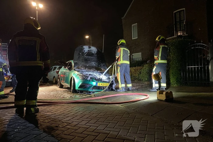 Autobrand in de wijk Korte Akkeren