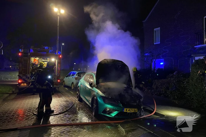 Autobrand in de wijk Korte Akkeren