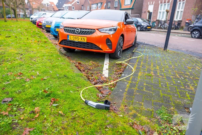 Meerdere voertuigen beschadigd door brand