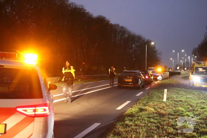 Kop-staart aanrijding tussen drie voertuigen