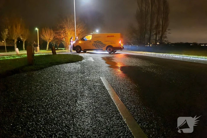 Schade na botsing tussen auto en bestelbus