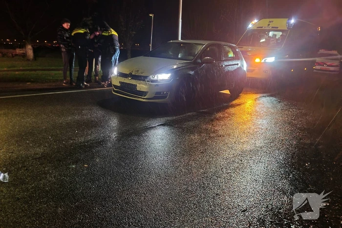 Schade na botsing tussen auto en bestelbus