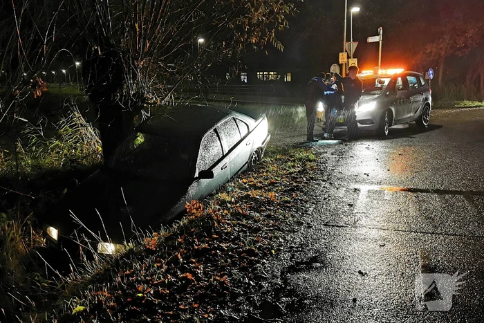 Auto in de sloot