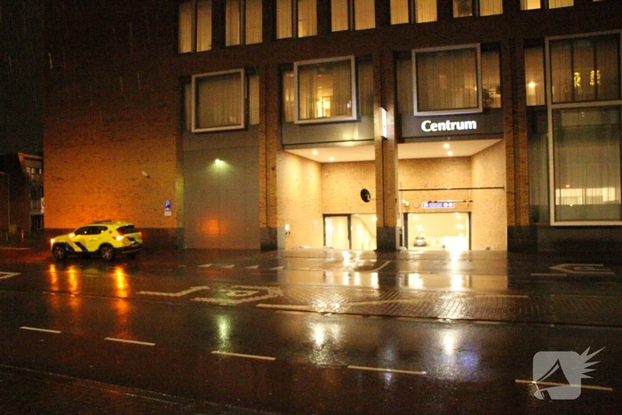 Hulpdiensten doen onderzoek in parkeergarage