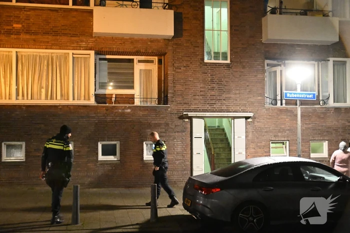 Bewoners roken gaslucht in portiek