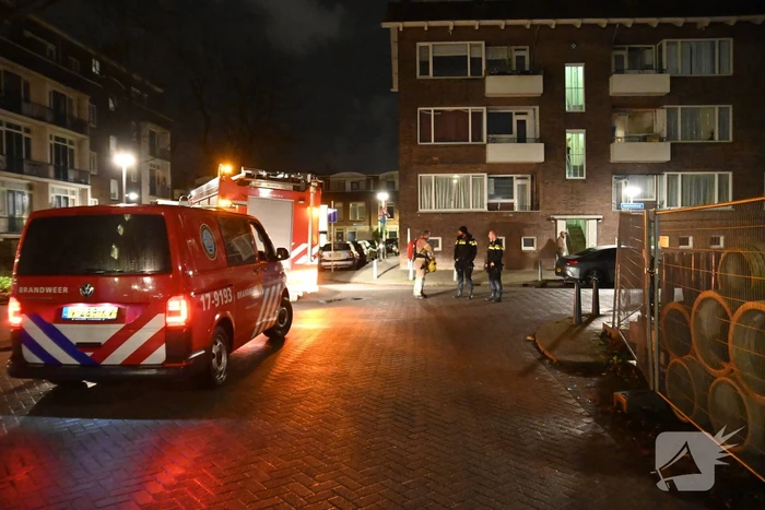 Bewoners roken gaslucht in portiek