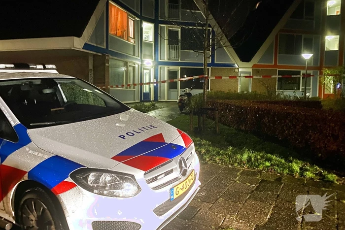 Politie doet onderzoek naar kogelgaten in woning